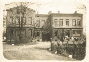 Budynek dawnego szpitala przy ulicy św. Antoniego 47, obecnie szkoła